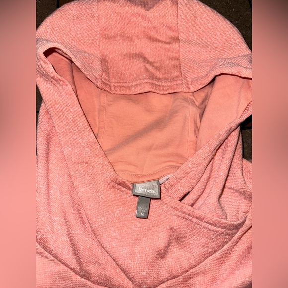 2 / $20 Women’s Bench Peach Medium Hoodie - Picture 4 of 5